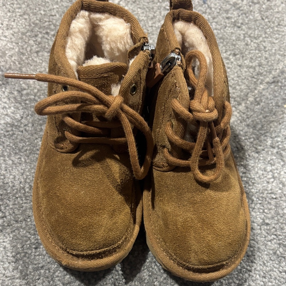 Ugg Neumel Chestnut kids 9
